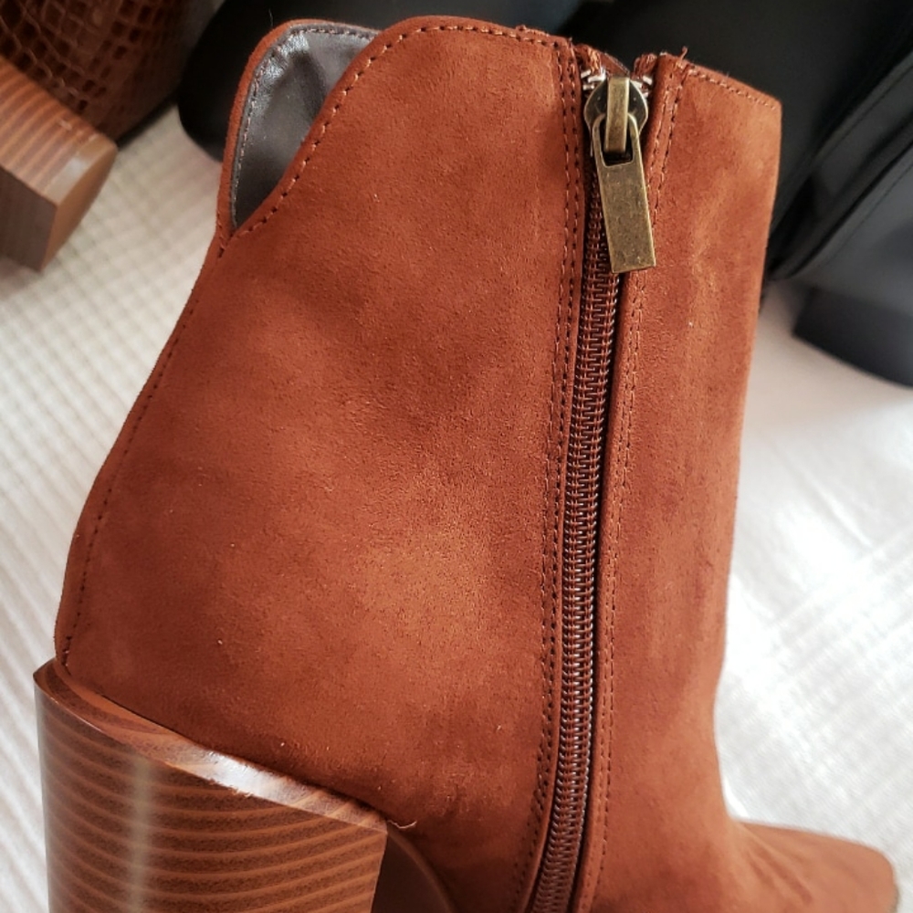 🆕️New England collection coffee faux suede boot - Picture 7 of 7